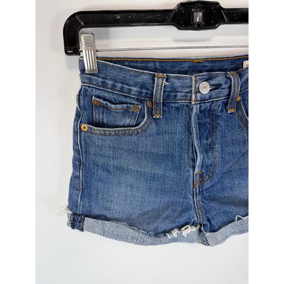 Levi’s White Oak Cone Denim Shorts Size 25 Cut-Off Mini Shorts 2.5 Inch - Picture 8 of 12
